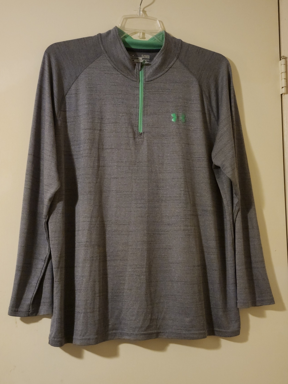 Under Armour Men’s Gray HeatGear Quarter-Zip Pullover with Green Accents XL